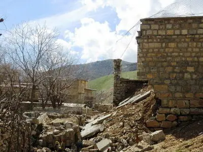 مرگ و مصدومیت چهار کارگر ساختمانی بر اثر ریزش دیوار