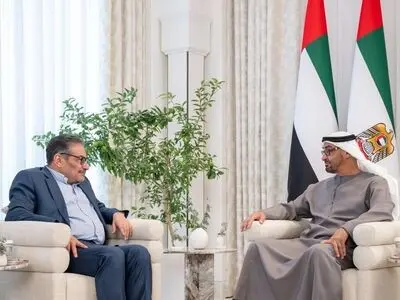 الادمیرال شمخاني یلتقی رئیس دولة الامارات في ابوظبي