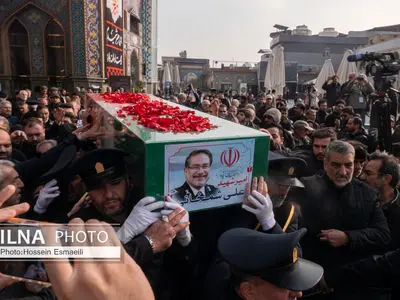 خاکسپاری پیکر شهید علی شمخانی در امامزاده صالح (ع)