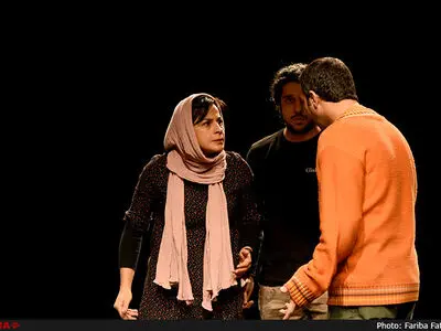 نمایش بهمن در تالار سایه شهر به روی صحنه رفت