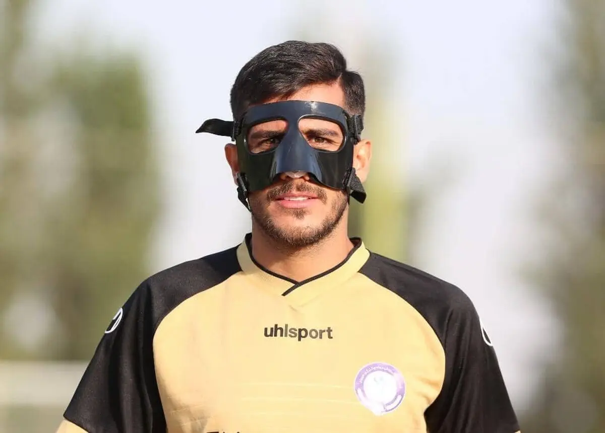 تیکدری با محافظ در تمرین گل‌گهر سیرجان