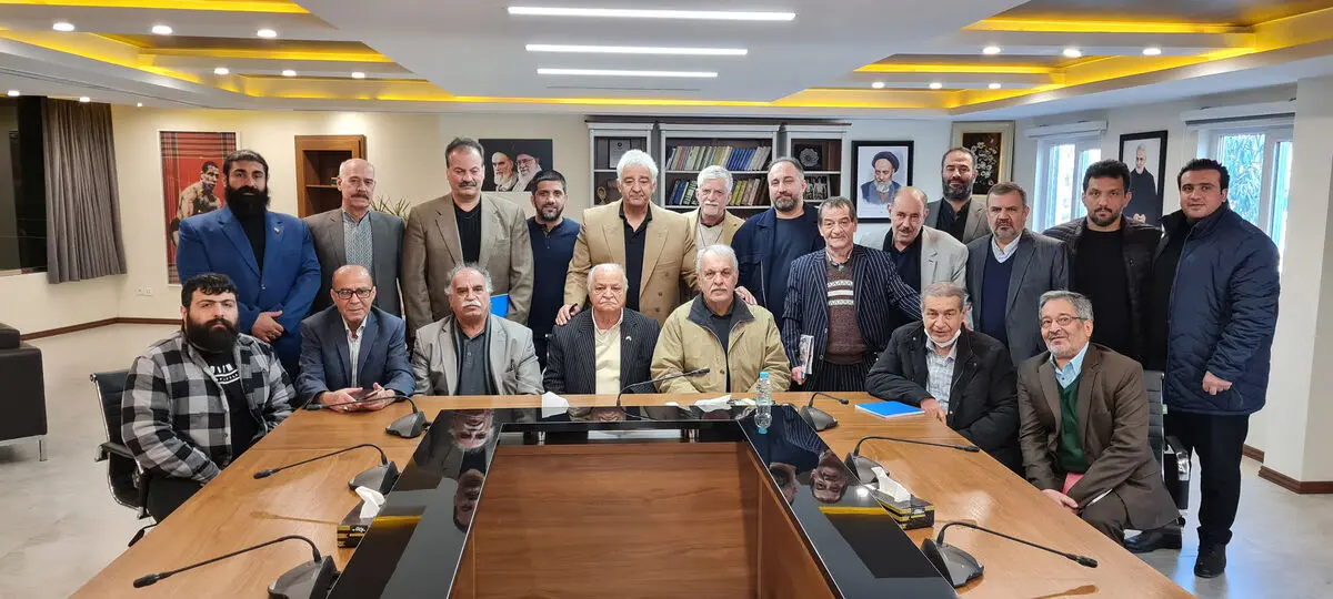 نشست علیرضا دبیر با پیشکسوتان کشتی 