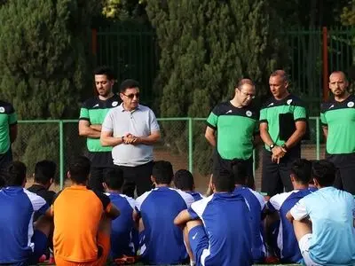 تمرین ذوب‌آهن در چمن مصنوعی