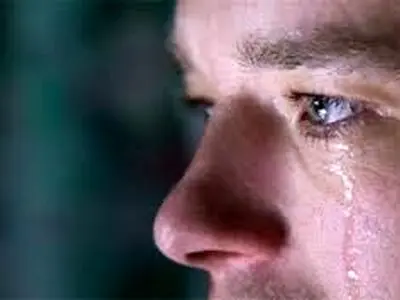 دلایل گریه کردن و راههای کنترل گریه