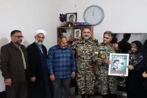 امیر سرتیپ الهامی با خانواده شهید احمد حسین‌نژاد دیدار کرد