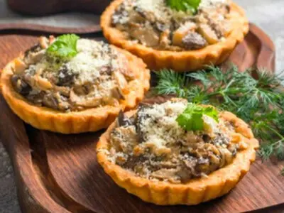 طرز تهیه تارت قارچ و پنیر فوری و خوشمزه