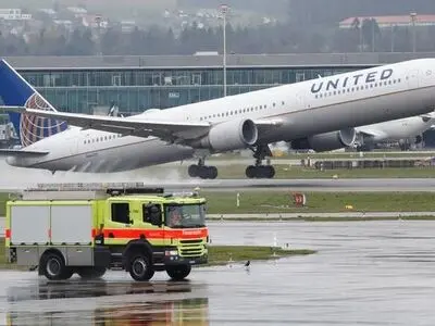 Airlines avoid parts of Iran-controlled airspace after U.S. regulator's order