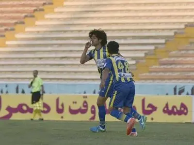 سیاه‌جامگان 0 - 1 گسترش فولاد؛ مربی خارجی استقلال را قعر نشین کرد