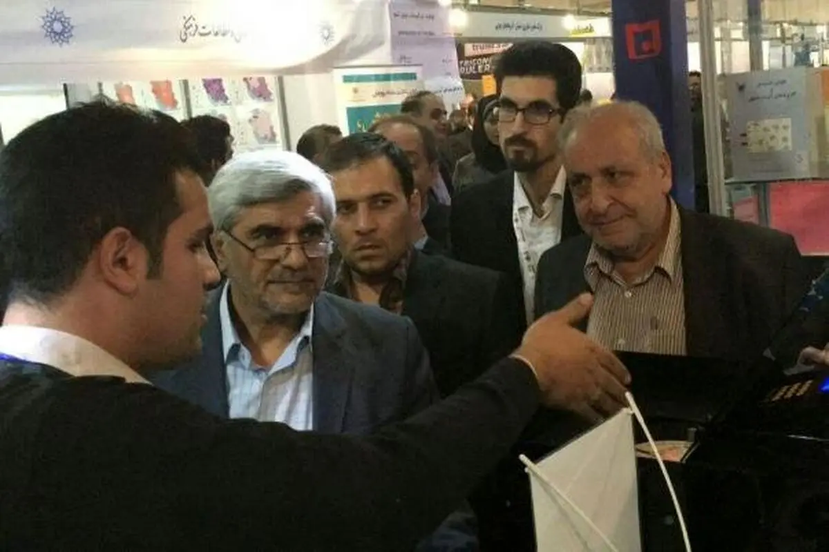 وزیر علوم از پژوهشکده مطالعات فرهنگی و اجتماعی بازدید کرد