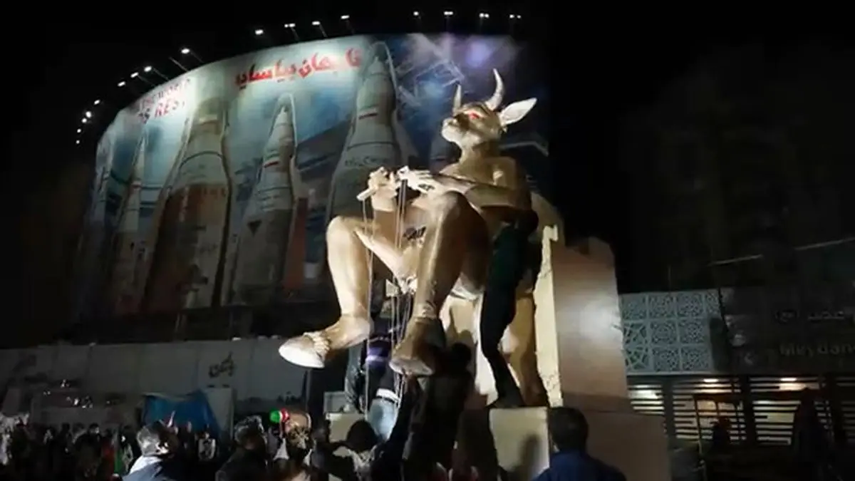 گزارش ویدئویی از سوزاندن نماد بعل و صورتک ترامپ و نتانیاهوی ملعون در میدان ولیعصر عج تهران 