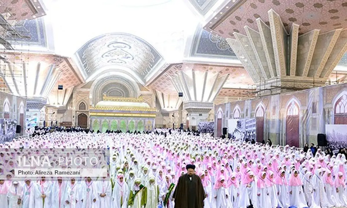 عکس: اقتدا به سیدحسن خمینی در جشن تکلیف دختران 