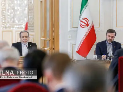 نشست وزیر امورخارجه با سفرا و روسای نمایندگی‌های خارجی و بین‌المللی