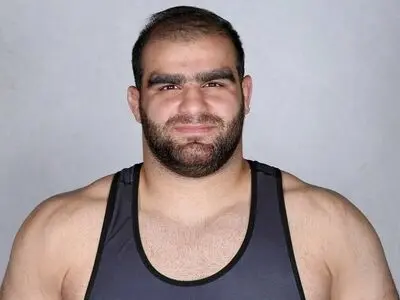 ویدیو: صعود میرزازاده به نیمه نهایی با ضربه فنی حریف فنلاندی
