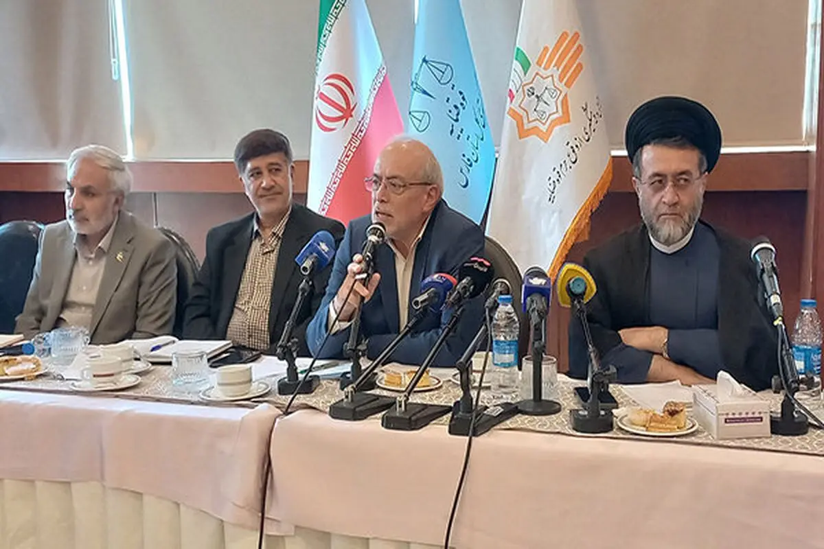 دانش تولیدکنندگان نباید پشت درهای جلسات بماند/ کاغذبازی اداری سرمایه‌گذاران را خسته کرده است