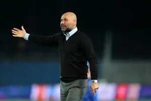 بختیاری‌زاده: حتی یک وجب از خاک میهن را به دشمن نخواهیم داد