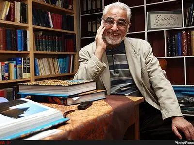 هرچند خاورمیانه گهواره تمدن بوده اما بدون زبان فارسی هیچکدام جان به‌در نبردند/ ایرانی‌ها اسلام را با زبان فارسی پذیرفتند/ خداوند به تمدن و مملکت ایرانی تفضل کرده است 