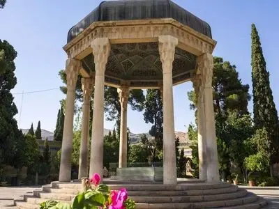 از سفارش غذا تا خرید آنلاین گل با اسنپ فود در شیراز