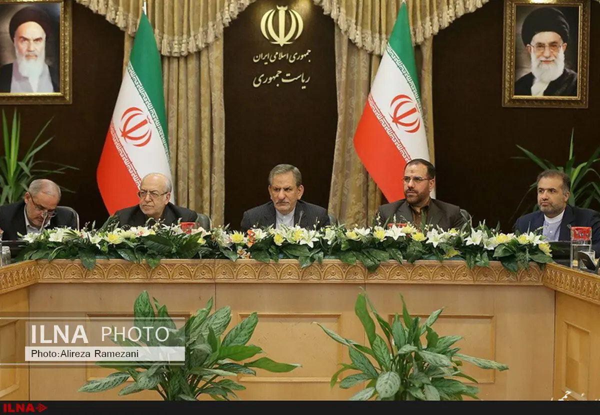 اراده برخی افراد زمین‌‌گیر کردن رییس جمهور و دولت است