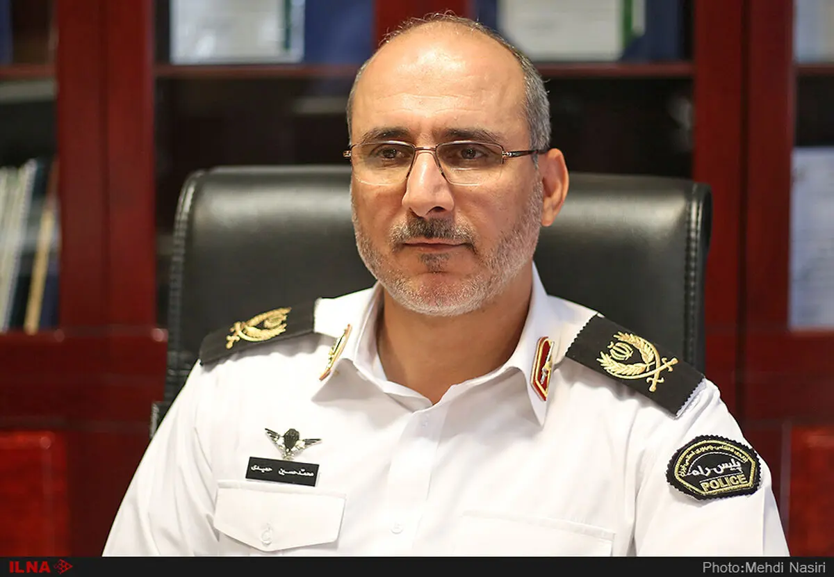 لزوم استقرار جرثقیل سنگین در گردنه‌های برفگیر و دپوی کیسه‌های شن و نمک در محورهای برف‌گیر