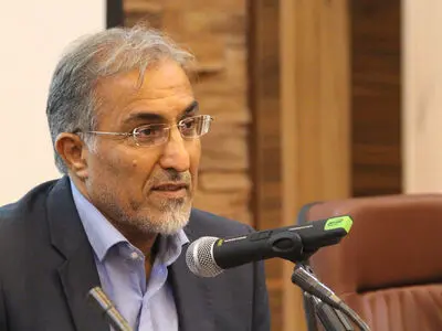 دولت به دلیل واگذاری‌های غلط، تضعیف شده است/ دولت اکنون در خدمت بخش خصوصی بانکی است نه مردم