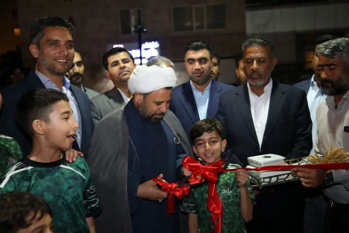 شتاب توسعه زیرساخت‌های ورزشی در بندرعباس؛ زمین گمبرون نوسازی شد + فیلم