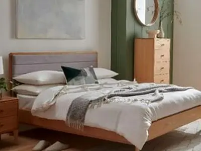 ۵ شغل بسیار عجیب و غریب در دنیا/ از خوابیدن تا تماشای خشک شدن رنگ!