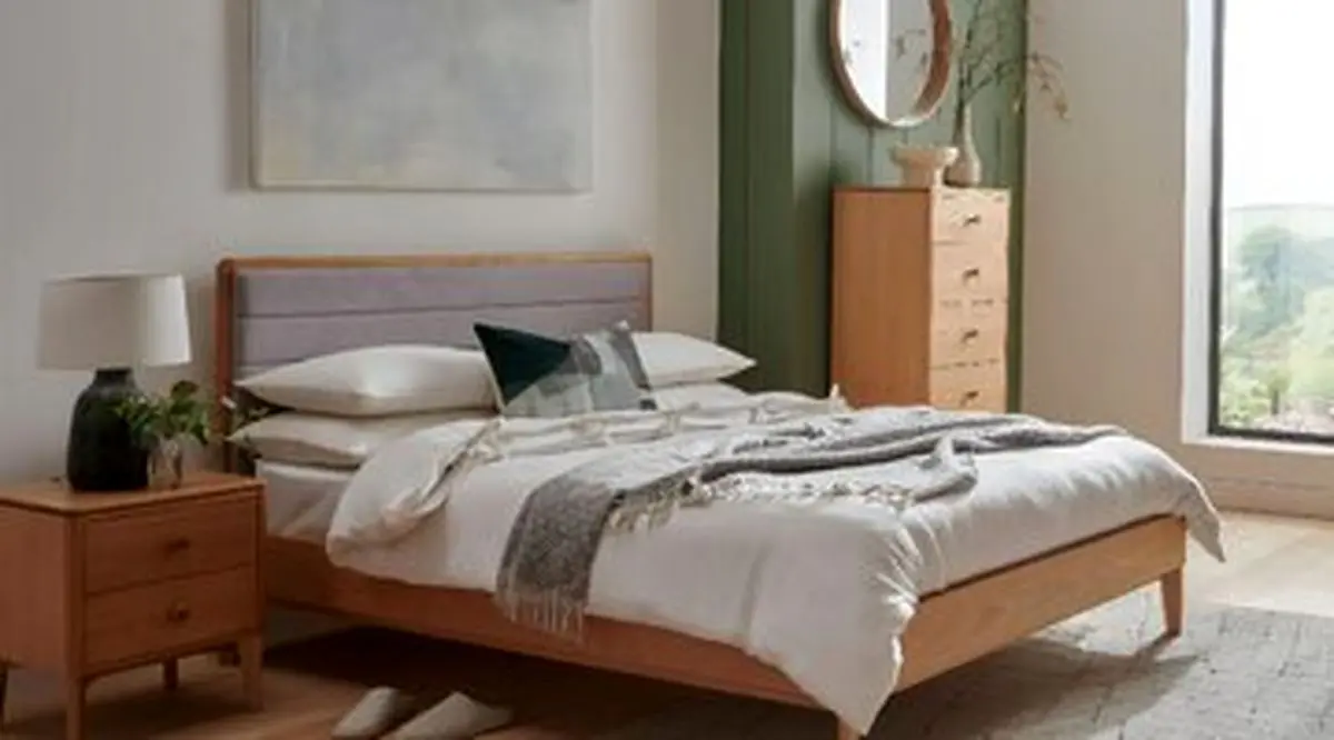 ۵ شغل بسیار عجیب و غریب در دنیا/ از خوابیدن تا تماشای خشک شدن رنگ!