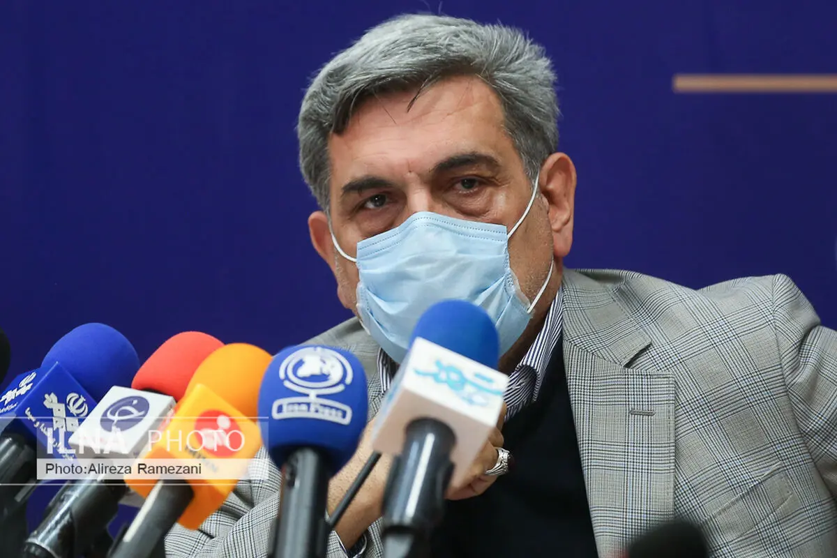 گزارش حناچی از انحراف در واکسیناسیون پاکبان‌ها/تزریق واکسن به افراد فاقد رابطه استخدامی با شهرداری، رانندگان جرثقیل و کارمندان