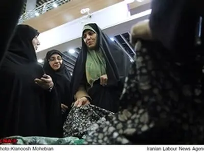بازدید معاون رئیس جمهوری در امور زنان و خانواده از جشنواره ˝ تسنیم ˝