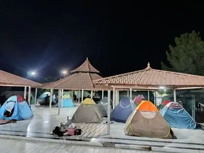 میزبانی پارک گردشگری «لاله» اسلامیه از زائران و عزاداران در مسیر بازگشت از مشهد مقدس
