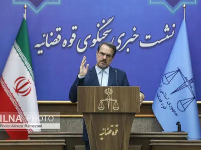 ولی‌الله سیف، احمد عراقچی و سالار آقاخانی مجموعاً به ۳۱ سال حبس محکوم شدند
