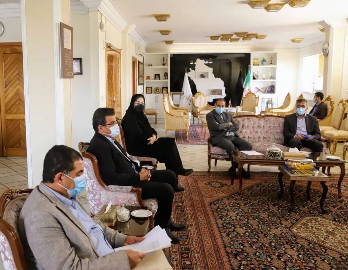 فعالان چرخه تولید کالا و خدمات در اولویت واکسیناسیون قرار گیرند