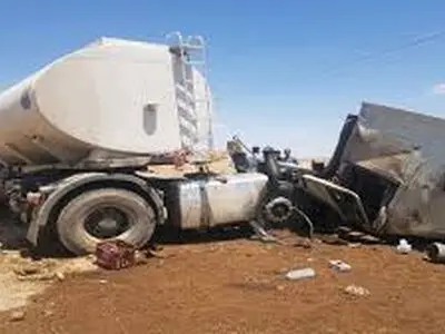 واژگونی تریلر تانکردار در محور زاغه منجر به مرگ راننده و سرنشین دیگر شد