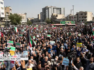 راهپیمایی نمازگزاران نماز جمعه تهران 