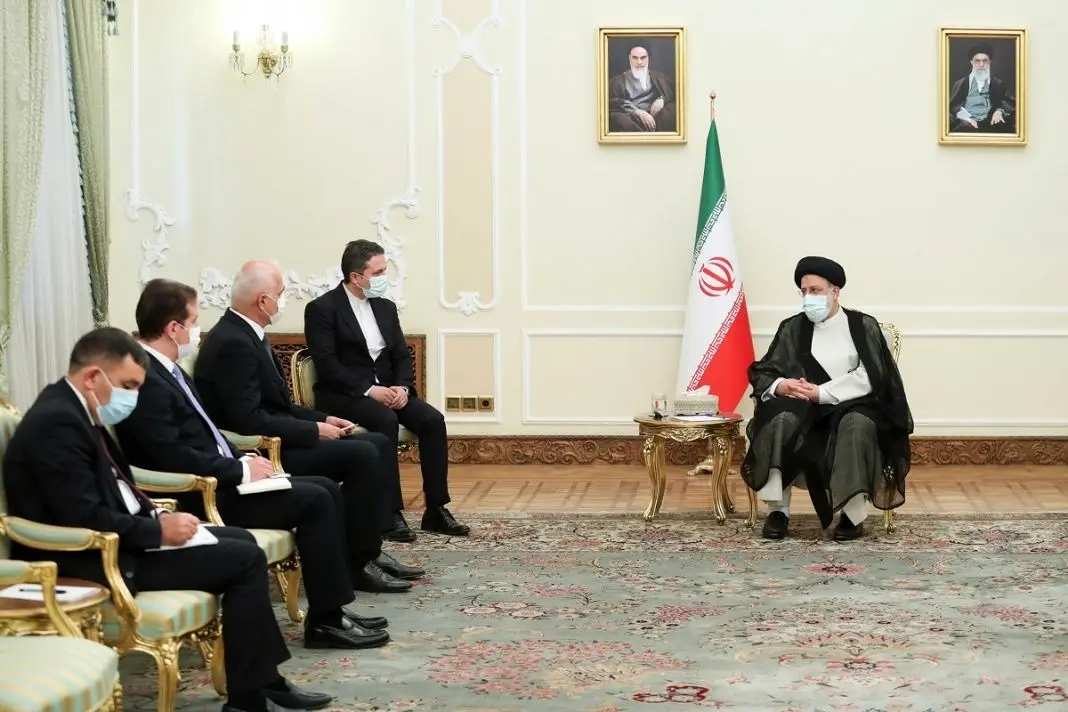 Iran’s Raisi: Constructive relations between neighbors strengthen regional security
