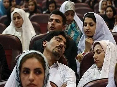 خواب زوج‌جوان درمراسم ازدواج دانشجویی +عکس 