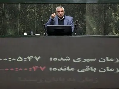 مشکل وجود دلالان در بازار ارز و غذا باید حل شود