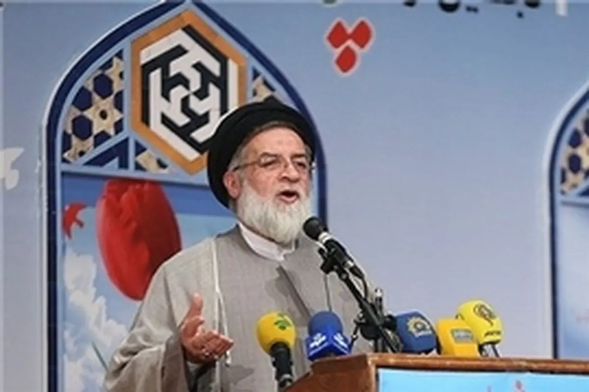 پیروزی جمهوری اسلامی مرهون جان‌فشانی ایثارگران است