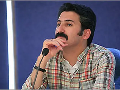 وحید آقاپور: انتقال تئاترشهر به بنیاد رودکی نگران‌کننده است