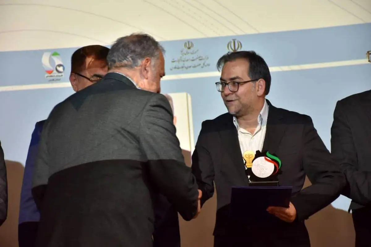 ۳۶ واحد صنعتی و معدنی پیشرو فارس در حوزه پژوهش و فناوری تجلیل شدند