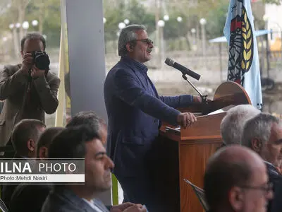 واگذاری سهام ترجیحی به کارگران در دستور کار قرار گیرد/ آینده کار بازنگری در قانون کار را ضروری ساخته است