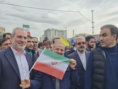 حضور وزیر آموزش و پرورش در راهپیمایی ۲۲ بهمن 