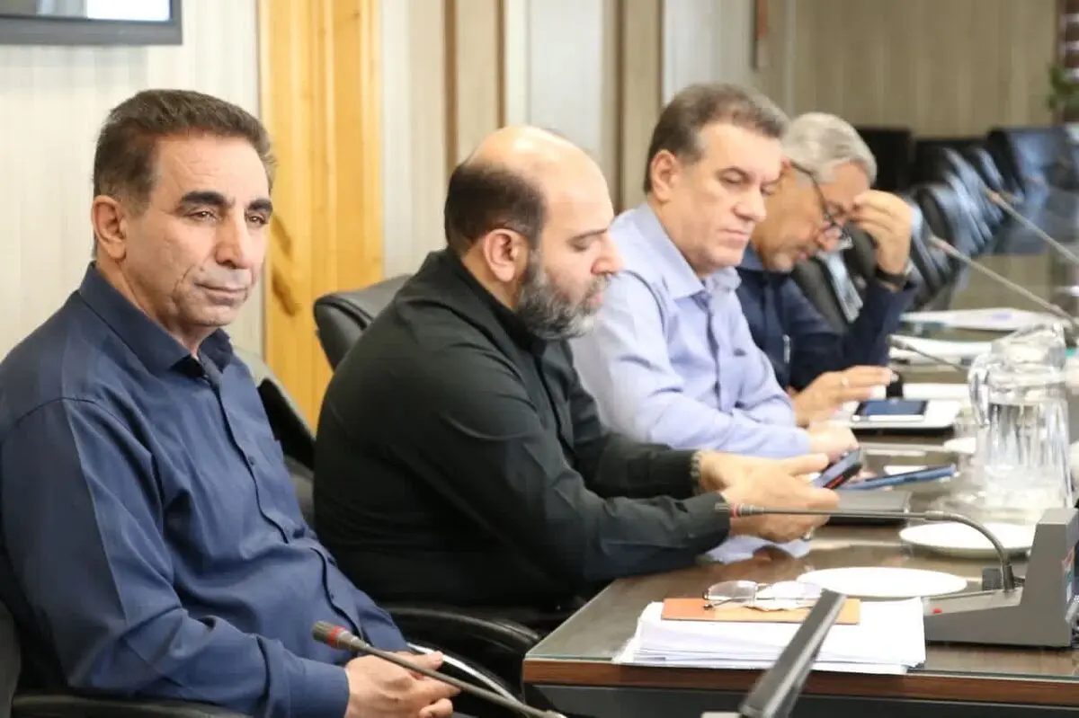 تخصیص و توزیع ۲۰۰۰ تن نهاده دامی در بین عشایر فارس 