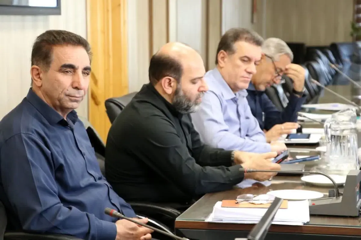 تخصیص و توزیع ۲۰۰۰ تن نهاده دامی در بین عشایر فارس 
