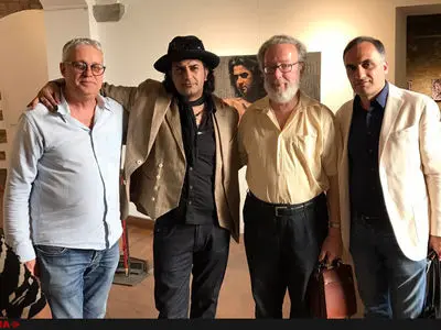 وقتی قاسم‌زاده سبیل‌های «سالوادور دالی» را می‌زند/زدن سبیل‌های سورئالیسم