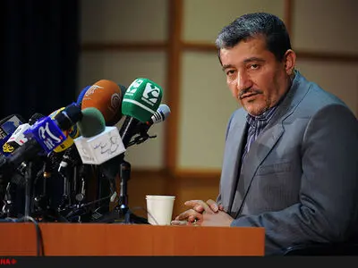 لزوم جلوگیری از قاچاق کالا و اصلاح گمرکات کشور/ کشف واردت ترانزیتی پارچه پس از سه سال به نام قزاقستان از کشور