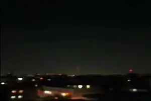 آغاز درگیری پدافند تهران با اهداف پرنده صهیونیستی + فیلم