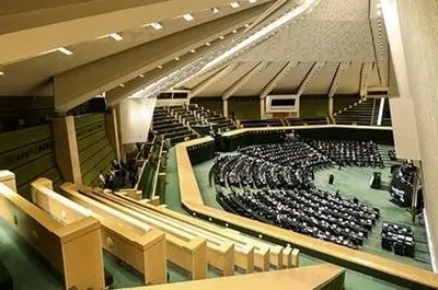 باید در هر کاری شرایط جنگ و ملاحظات امنیتی کشور را در نظر بگیریم/مجلس نماد قانون‌گذاری است؛ نمایندگان بیش از هر گروه دیگری باید تابع قانون باشند