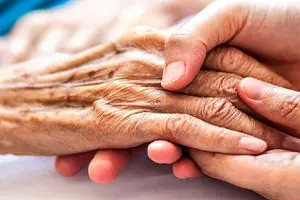 هشدار درباره خطر افت قند خون در سالمندان دیابتی