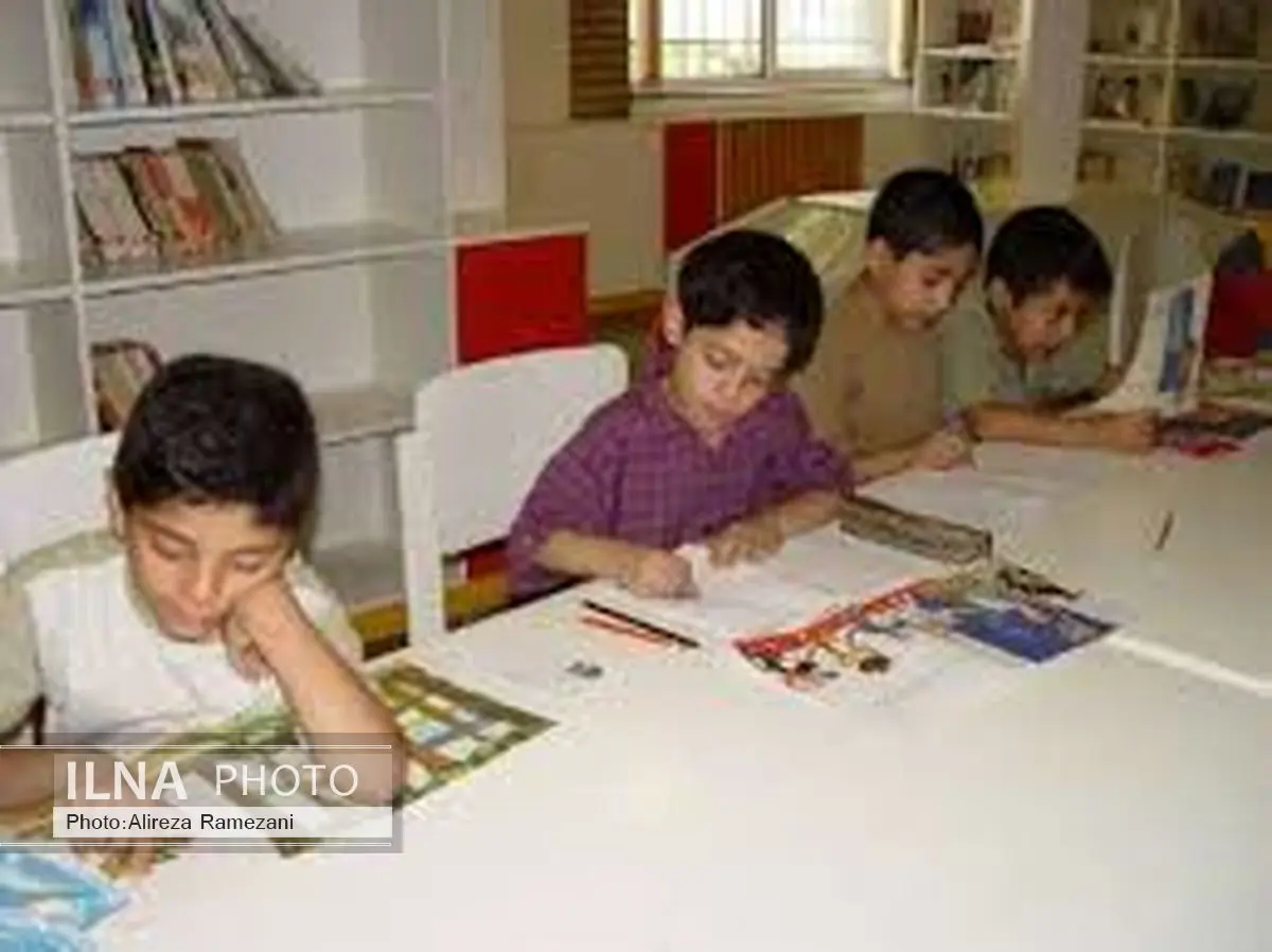 تقدیر از برگزیدگان ترویج کتابخوانی در هفته کتاب